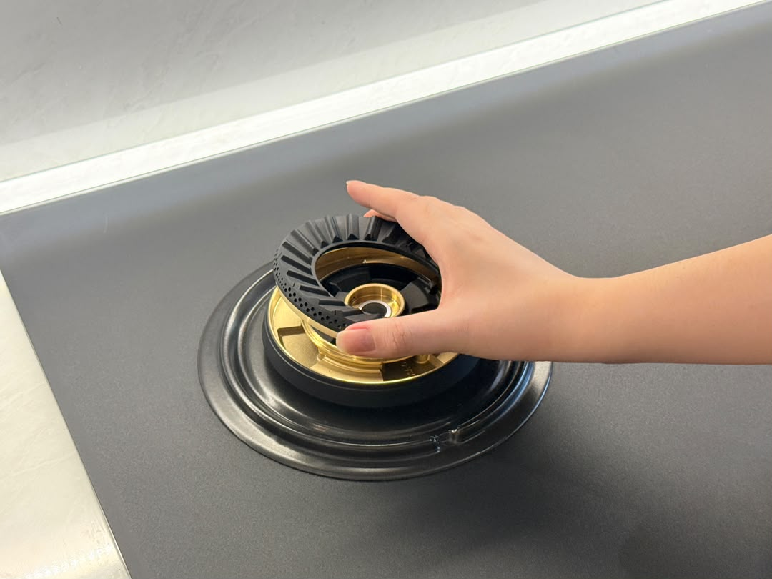 Correct installation of a gas hob burner ring to ensure proper flame ignition