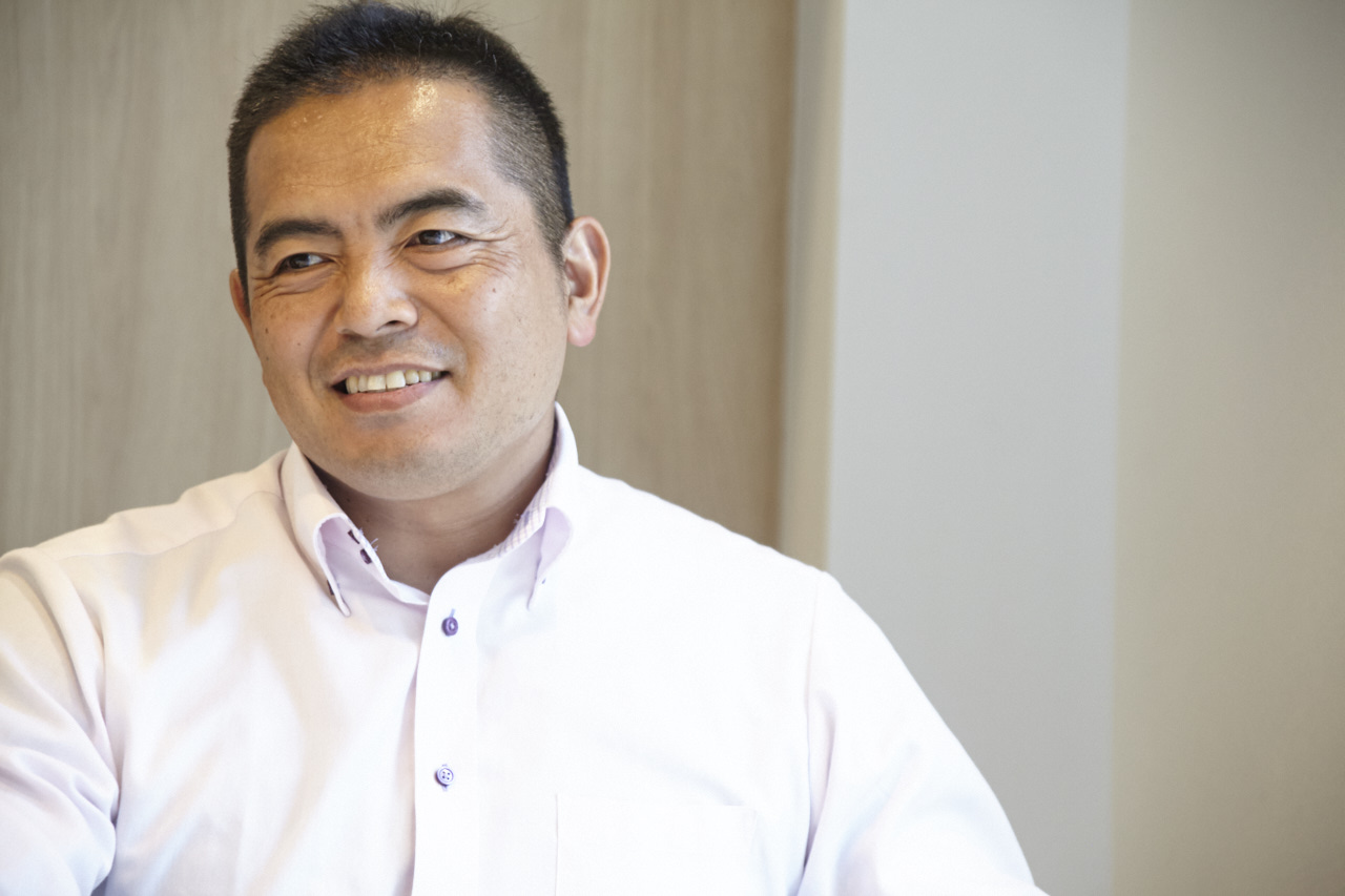 特殊建材金属パネル/特殊板金加工の栄作工房の営業担当清水